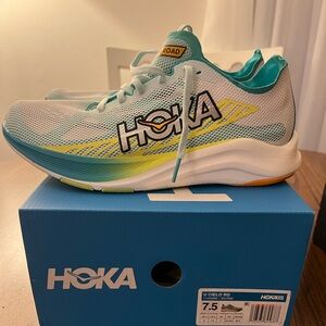 Women’s 9/Men’s 7.5 lightly used (6 miles ONLY) Hoka Cielo Road running shoes